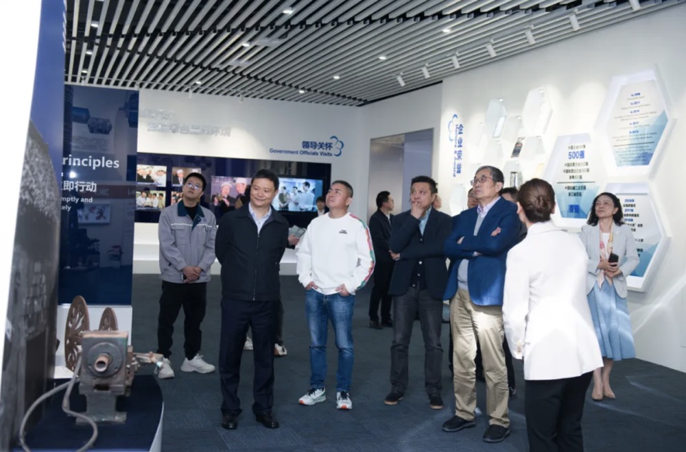 中欧商学院教授和校友参访永鑫国际调研交流